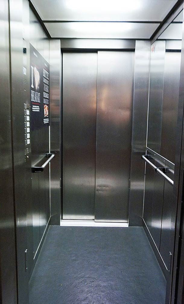 Elevator_in_hotel