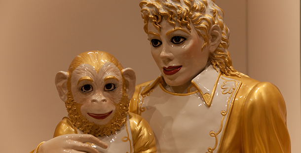 Michael Jackson and monkey golden statue