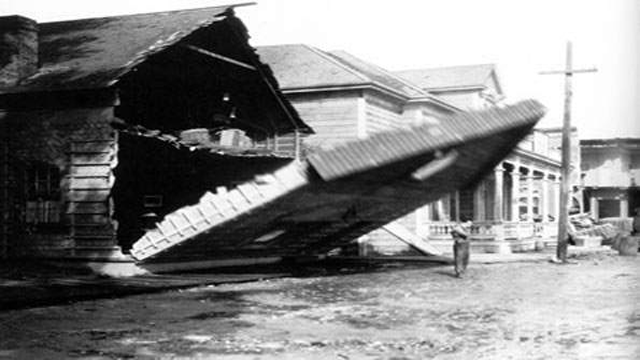Buster Keaton having a house collapse on him