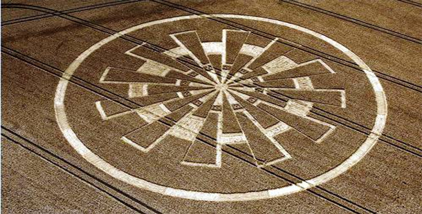 25 amazingly complex crop circle designs