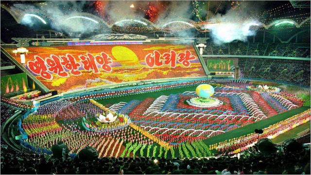 21 Rungrado May Day Stadium, Pyongyang, North Korea_tn