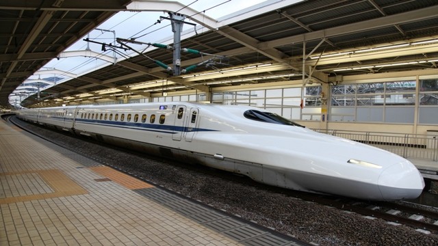 EMU JR Central N700 series Shinkansen (Japan)_tn