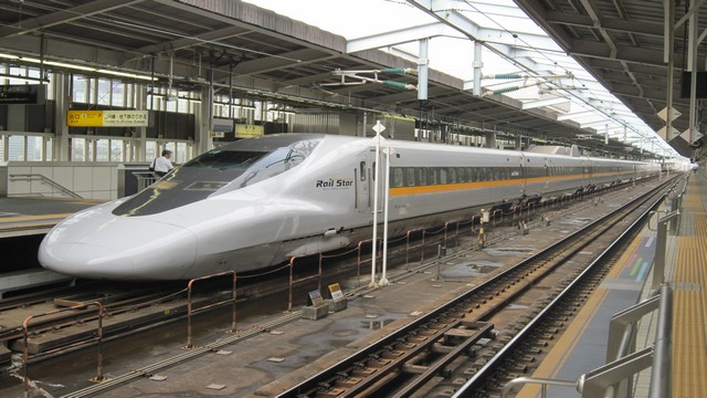 JR West Hikari Railstar (Japan)_tn