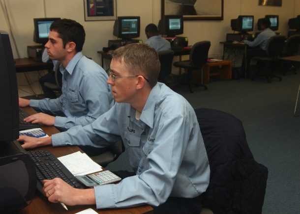 US_Navy_070131-N-3285B-016_Sailors_stationed_aboard_Naval_Station_Mayport_study_via_computer_to_retake_their_ASVAB_test_during_a_two-week_class_at_the_Navy_College_Learning_Center