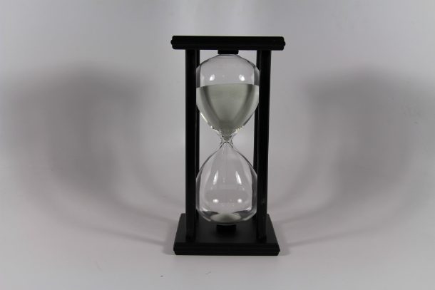 hour-glass-1519098305RHF
