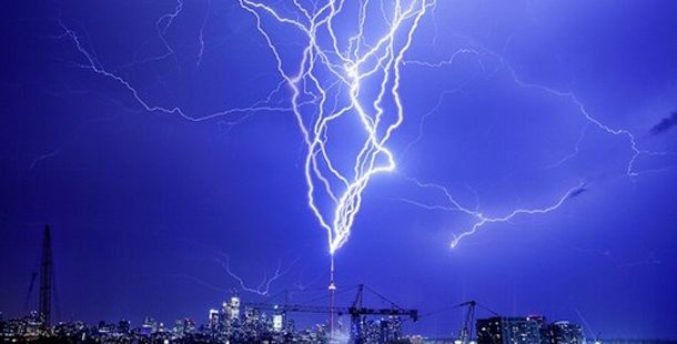 25 electrifying photographs of lightning