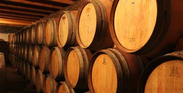 25 incredible ways to repurpose a wine barrel