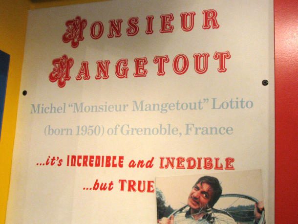 monsouir mongetout poster