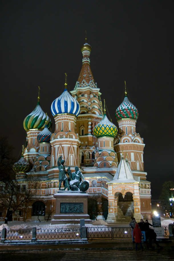 Saint_Basil's_Cathedral_Moscow_at_winter_night_from_the_Red_Square