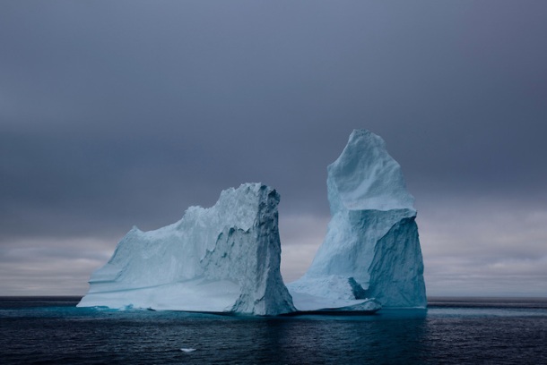 davewalshphoto.photoshelter.com MG-2540-iceberg-cathedral-20090808