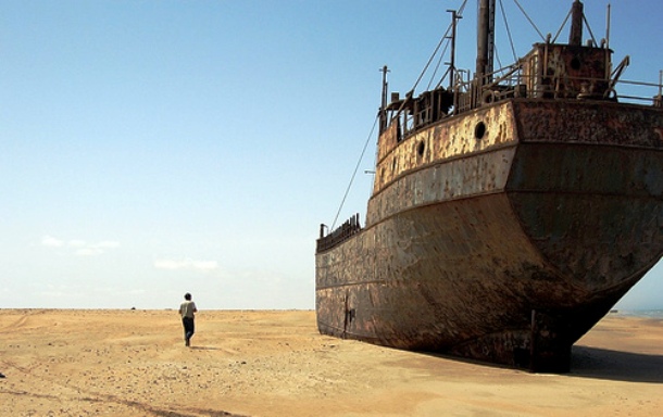 www.8thingstodo.com Skeleton-Coast-Namibia-A-Graveyard-of-Shipwrecks