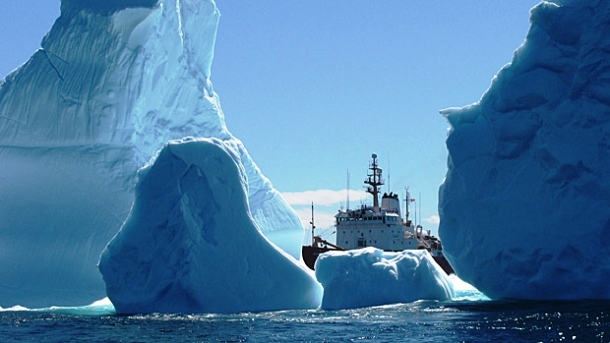 www.cbc.ca li-cp-coast-guard-icebergs-04617354