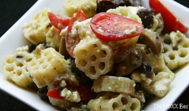 theroxxbox.com Basil-Vinaigrette-Black-Bean-Pasta-Salad