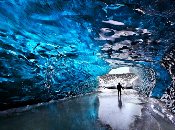 www.placestoseeinyourlifetime.com Skaftafell-Ice-Caves-2