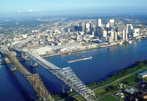 en.wikipedia.org USACE_New_Orleans_skyline