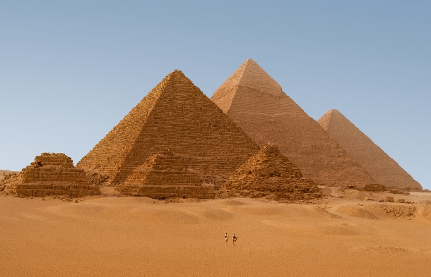 www.howtosucceedinbusiness.com bigstock-Egyptian-Pyramids-In-Giza-Egyp-18424223