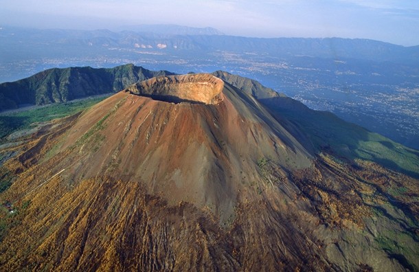 www.swide.com top-10-volcanoes-to-visit-best-volcano-tours-vesuvius-naples
