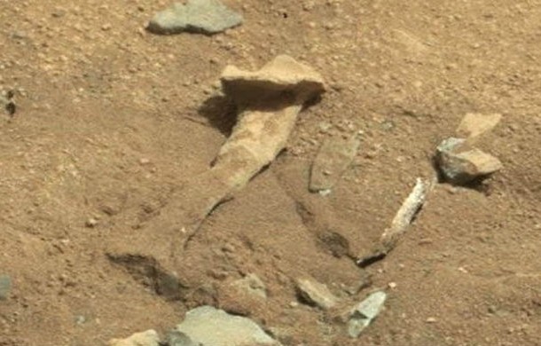 Bone-shaped rock photographed on Mars