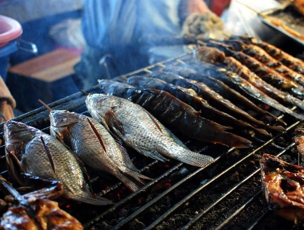 Chiangmai_grilled_fish_thanin_market