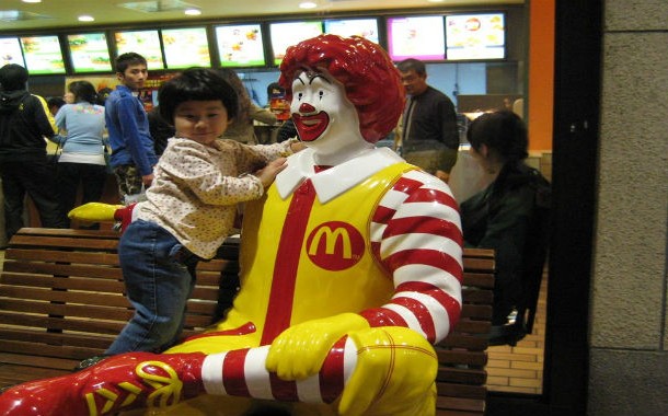 mcdonald-in-china-lol-news-luggage-online-bad-meat-tourism-photos-luggage-online-bad-meat