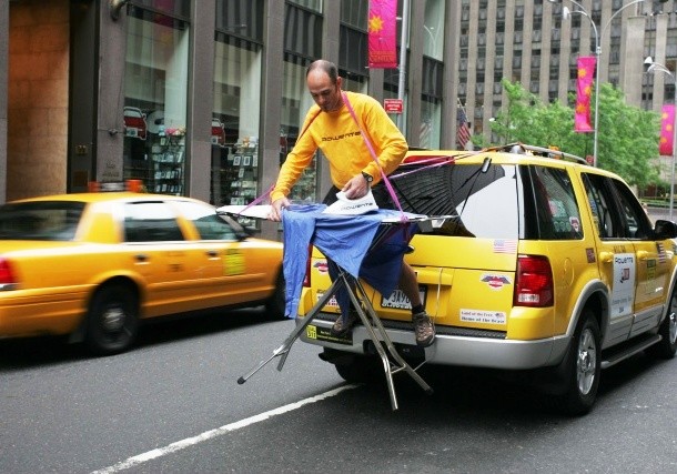 www.urbasm.com extreme-ironing-taxi