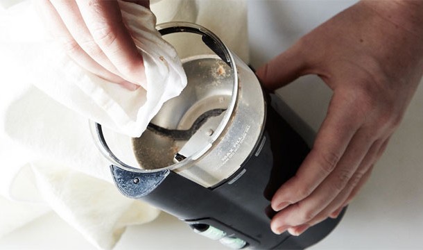 How To Clean A Coffee Grinder