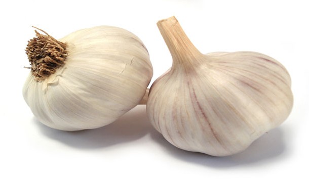 Peel garlic quickly