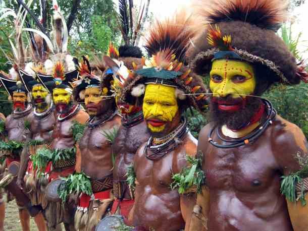 lifeasahuman.com PNG-9-Huli-Wigmen-New-Guinea-June2009-c-V.-Ross