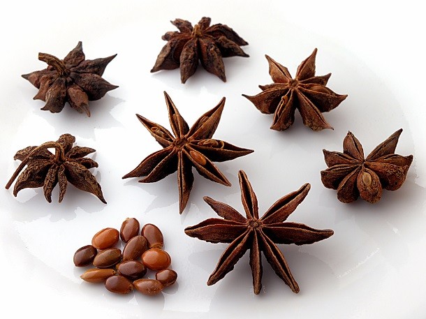 anise fruit and seeds
