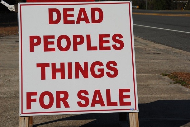 dead peoples things garage sale sign 1