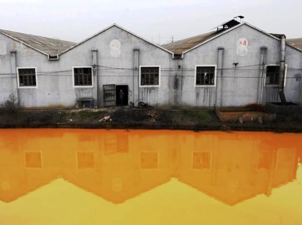 polluted river in Jiaxing