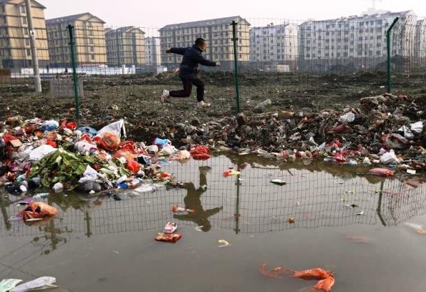 pile of trash in Jiaxing