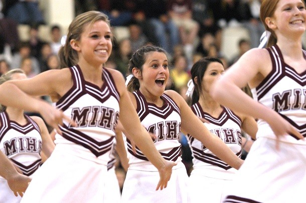 Mercer_Island_High_School_Cheerleaders