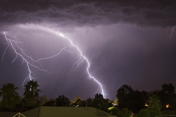 Cloud_to_ground_lightning_strikes_south-west_of_Wagga_Wagga