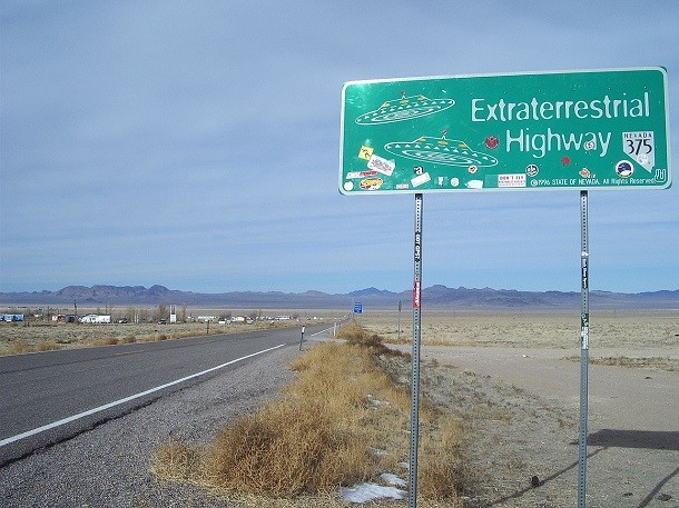 Extraterrestial-highway-sign