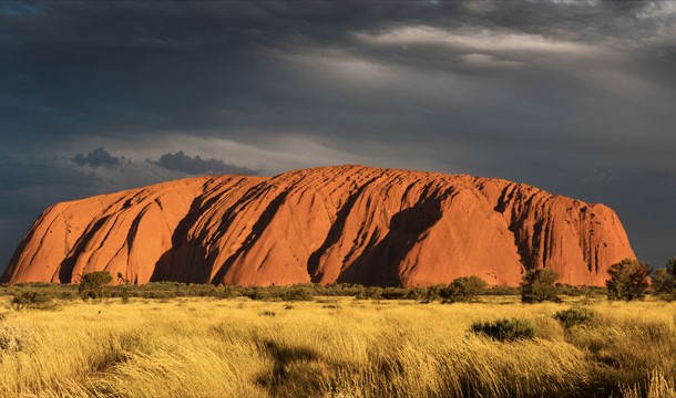 Taking in the beauty of the Outback around Uluru (Ayers Rock)