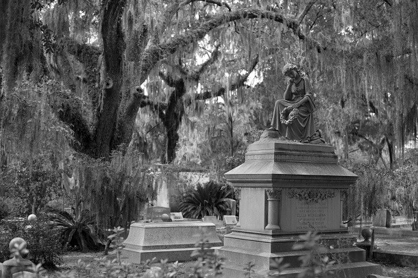 Grave_of_Thomas_N._Theus_and_his_wife_-_Bonaventure_Cemetery_-_Savannah,_GA