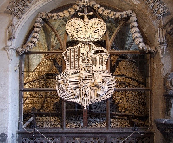 Sedlec_Ossuary_-_the_Schwarzenberg_coat-of-arms