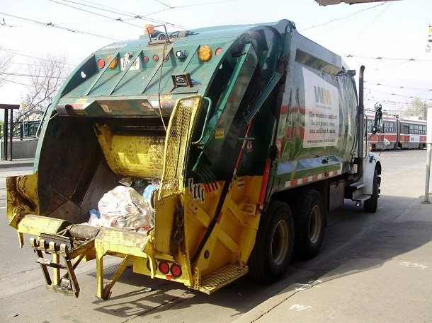 Waste_Management_Truck_Toronto