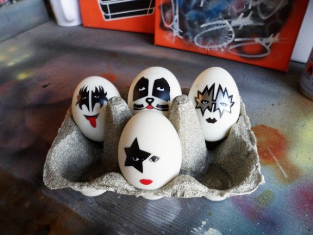 Kiss Easter Eggs