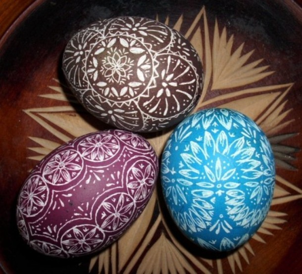 Engraved Easter eggs
