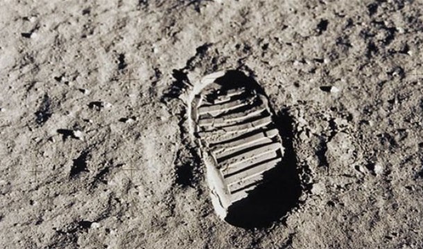 Buzz Aldrin photographs his footprint on the moon (1969)