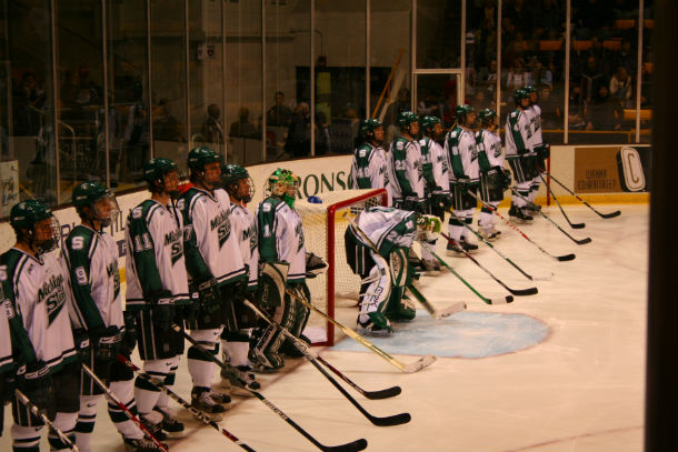 Source: thehockeywriters.com, Image: en.wikipedia.org 