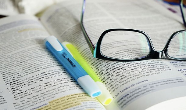 Does highlighting prevent you from understanding what you are reading?