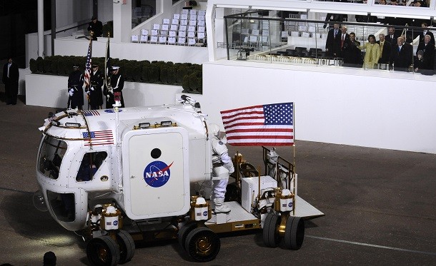 Lunar_Electric_Rover_at_2009_Presidential_inauguration_parade
