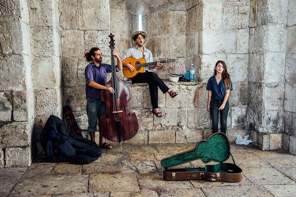 israel street musicians