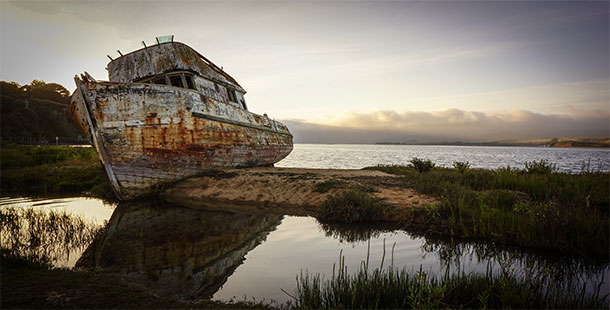 A facts about sunken ships on the water