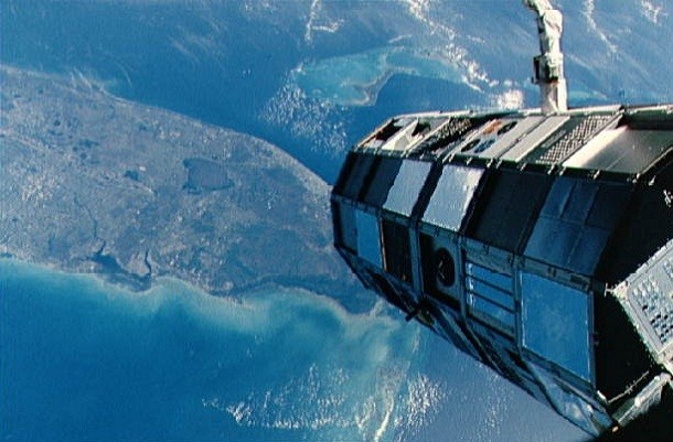 space debris STS-41-C-LDEF-deploy-small
