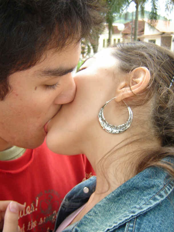 People kissing
