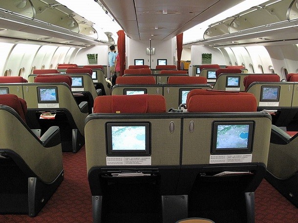 Hainan_Airlines_A340-600_B-6509_Business_Class